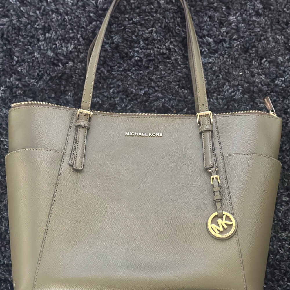 Michael Kors Large Saffiano Leather Zip-Top tote bag